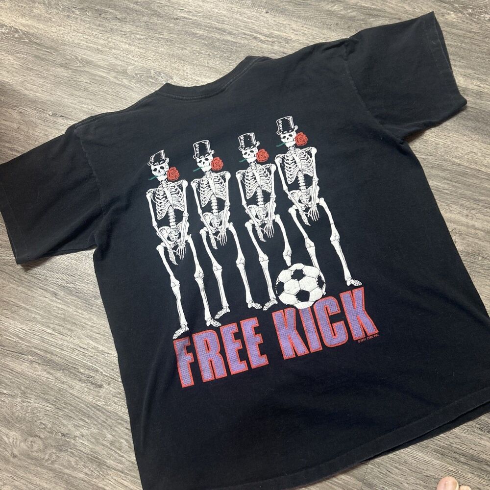 Rate Vintage 1991 CYRL Free To Kick Skelaton T Shirt Size Large Single Stitch